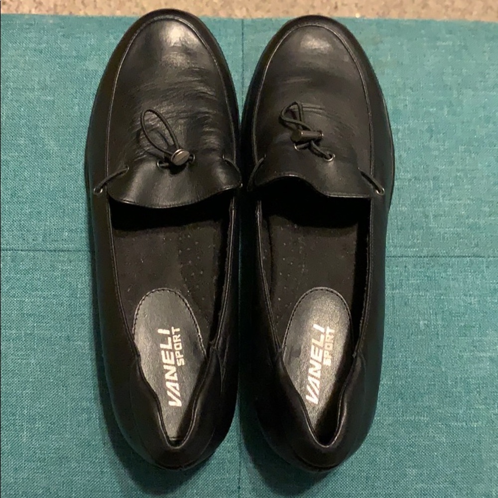 Vaneli Sport loafer True to size Fits medium width